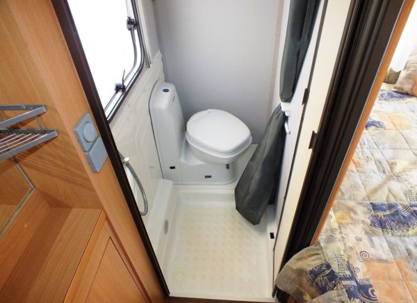 KNAUS Sudwind 450 TF bj.2000, met MOVER, DOUCHE, VOORTENT - Afbeelding 21