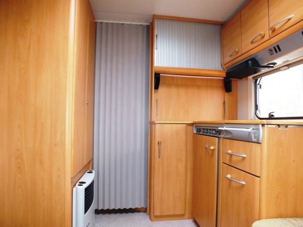 KNAUS Sudwind 450 TF bj.2000, met MOVER, DOUCHE, VOORTENT - Afbeelding 23