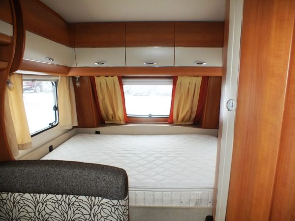HOBBY Excellent 490 KMF bj.2011, 6 SLAAPPLAATSEN, VOORTENT - Afbeelding 5