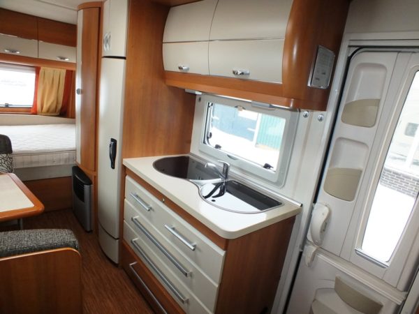 HOBBY Excellent 490 KMF bj.2011, 6 SLAAPPLAATSEN, VOORTENT - Afbeelding 13