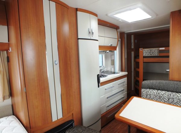 HOBBY Excellent 490 KMF bj.2011, 6 SLAAPPLAATSEN, VOORTENT - Afbeelding 14