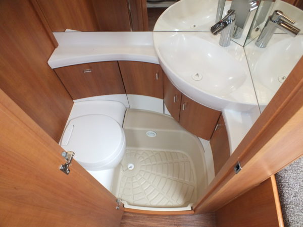 HOBBY Excellent 490 KMF bj.2011, 6 SLAAPPLAATSEN, VOORTENT - Afbeelding 19