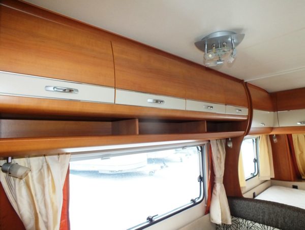 HOBBY Excellent 490 KMF bj.2011, 6 SLAAPPLAATSEN, VOORTENT - Afbeelding 24