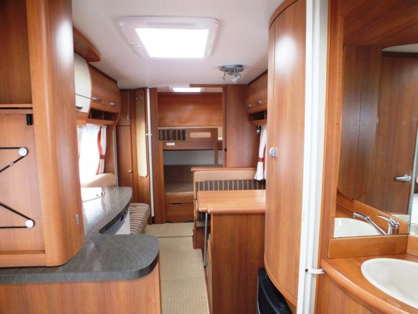 HOBBY Excellent 540 KMFE bj.2009, 6 SLAAPPLAATSEN, VOORTENT - Afbeelding 8