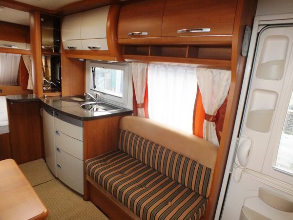 HOBBY Excellent 540 KMFE bj.2009, 6 SLAAPPLAATSEN, VOORTENT - Afbeelding 14