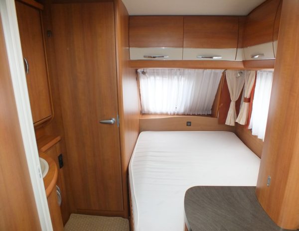 HOBBY Excellent 540 KMFE bj.2009, 6 SLAAPPLAATSEN, VOORTENT - Afbeelding 6