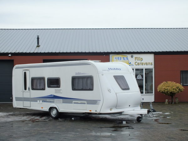 HOBBY Excellent 540 KMFE bj.2009, 6 SLAAPPLAATSEN, VOORTENT