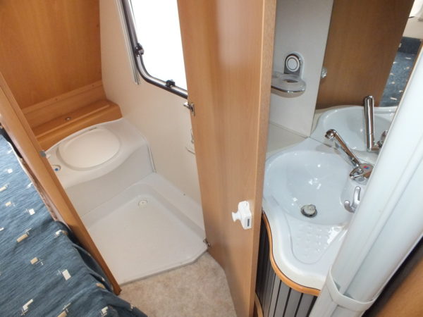 KIP Grand Traveller 47 TDB bj.2003, met ISABELLA VOORTENT - Afbeelding 17