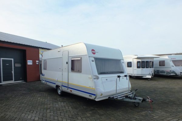 Burstner 455TS, bj.2004 MET FRANSBED EN VOORTENT