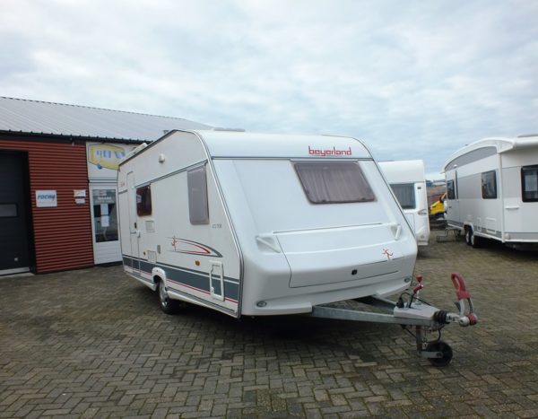 Beyerland Sprinter bj.2006 Met stapelbed, voortent en mover - Afbeelding 4