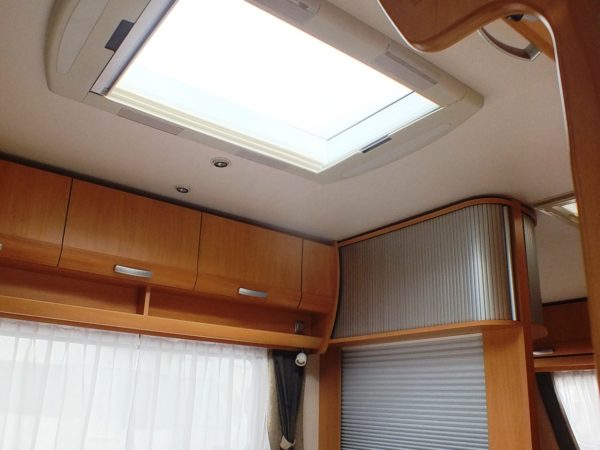 Beyerland Sprinter bj.2006 Met stapelbed, voortent en mover - Afbeelding 19