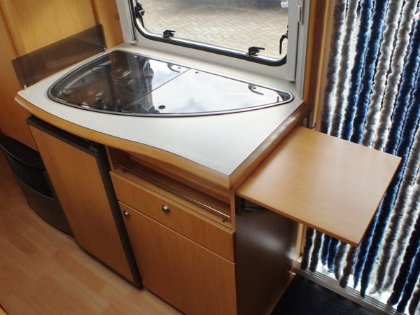 Beyerland Sprinter bj.2006 Met stapelbed, voortent en mover - Afbeelding 11
