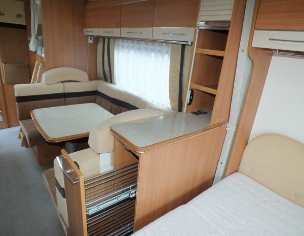 BURSTNER Belcanto 560 TK bj.2011, 6 SLAAPPLAATSEN, AIRCO, ISABELLA VOORTENT - Afbeelding 10