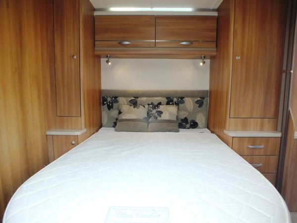 SWIFT CHALLENGER 584, TOP STAAT, QUEENSBED, ZAKLUIFEL - Afbeelding 11