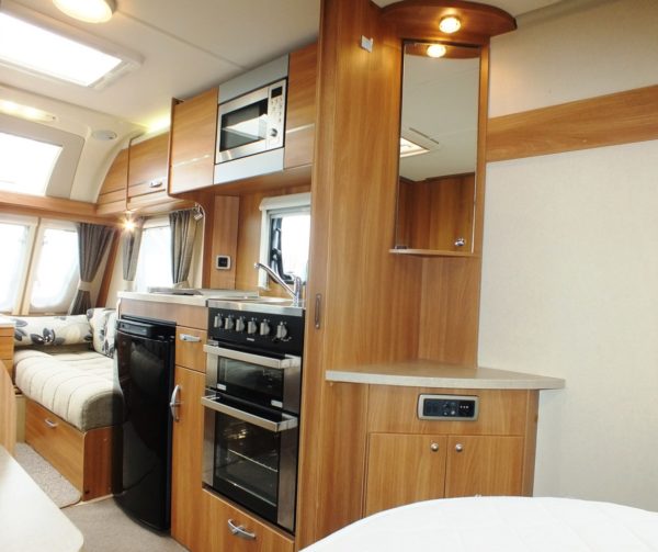 SWIFT CHALLENGER 584, TOP STAAT, QUEENSBED, ZAKLUIFEL - Afbeelding 15