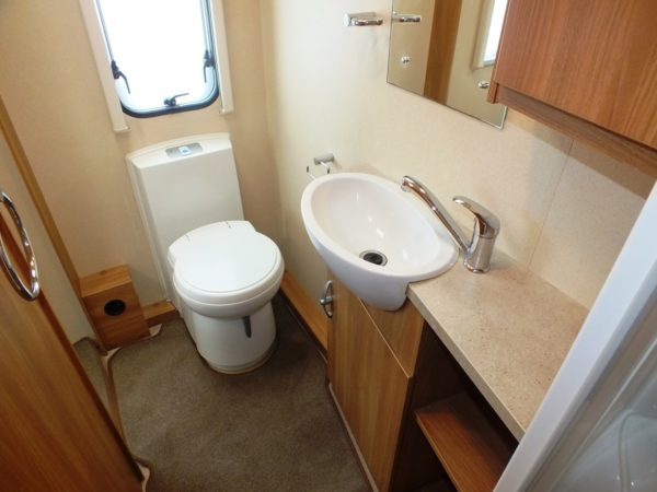 SWIFT CHALLENGER 584, TOP STAAT, QUEENSBED, ZAKLUIFEL - Afbeelding 21