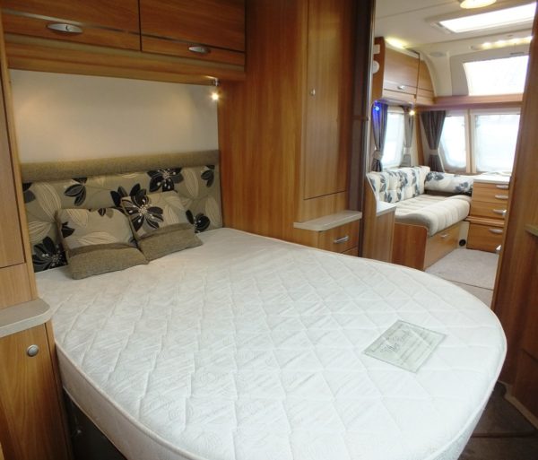 SWIFT CHALLENGER 584, TOP STAAT, QUEENSBED, ZAKLUIFEL - Afbeelding 12