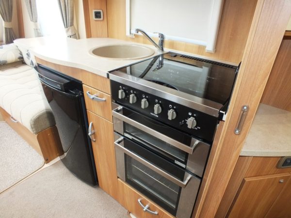 SWIFT CHALLENGER 584, TOP STAAT, QUEENSBED, ZAKLUIFEL - Afbeelding 17