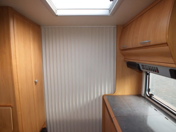 HOBBY EXCELLENT EASY bj.2000, met voortent, uitbouw, luifel - Afbeelding 21