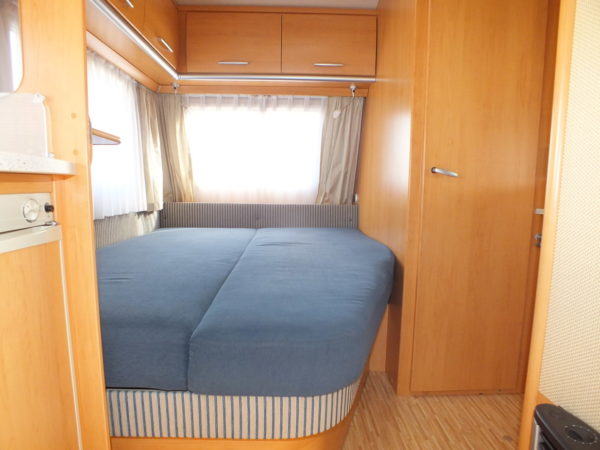 ERIBA-HYMER LIVING 465 bj.2006, FRANS BED, VOORTENT, DOUCHE - Afbeelding 9
