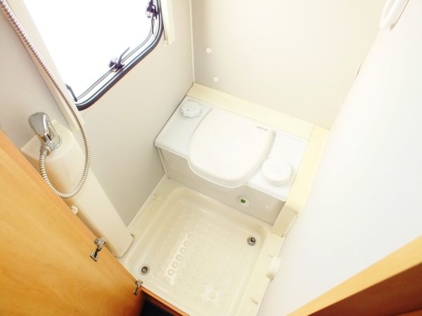 DETHLEFFS Camper 450 DB bj.2006, NIEUWSTAAT, MOVER, DOUCHE - Afbeelding 19