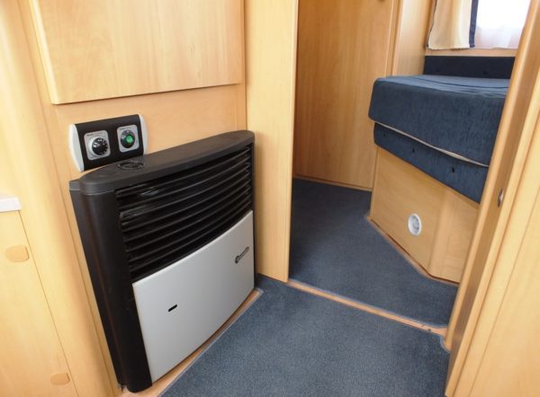 DETHLEFFS Camper 450 DB bj.2006, NIEUWSTAAT, MOVER, DOUCHE - Afbeelding 20
