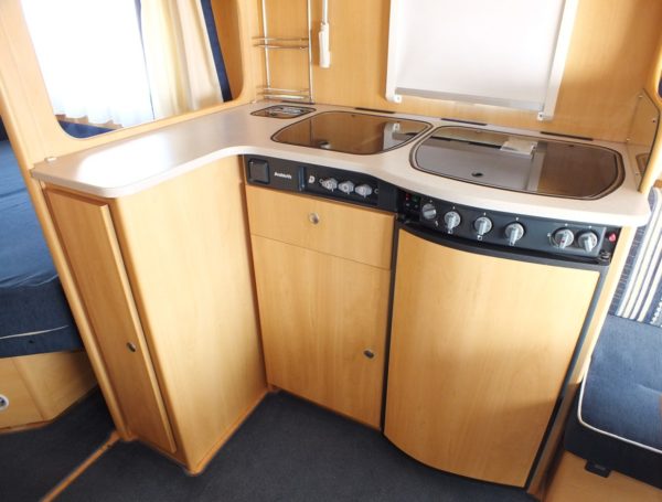 DETHLEFFS Camper 450 DB bj.2006, NIEUWSTAAT, MOVER, DOUCHE - Afbeelding 12