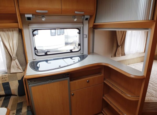Beyerland Sprinter 450FB, bj.2005 met fransbed en voortent - Afbeelding 14
