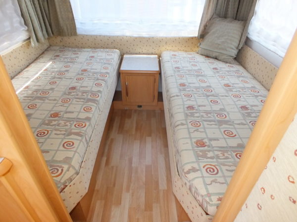 WILK De Luxe 491 bj.2001, 2 APARTE BEDDEN, met VOORTENT - Afbeelding 9