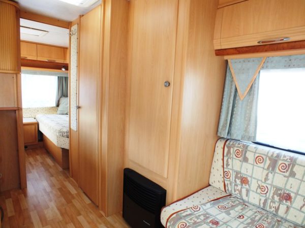 WILK De Luxe 491 bj.2001, 2 APARTE BEDDEN, met VOORTENT - Afbeelding 16