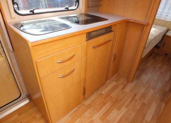 WILK De Luxe 491 bj.2001, 2 APARTE BEDDEN, met VOORTENT - Afbeelding 12