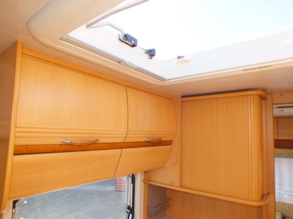 WILK De Luxe 491 bj.2001, 2 APARTE BEDDEN, met VOORTENT - Afbeelding 15