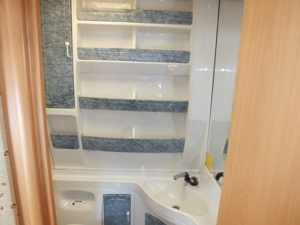 WILK De Luxe 491 bj.2001, 2 APARTE BEDDEN, met VOORTENT - Afbeelding 18
