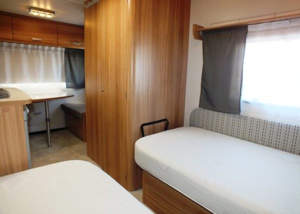 CARAVELAIR Antares 450 bj.2014 MOVER VOORTENT 2 APARTE BEDDEN - Afbeelding 18