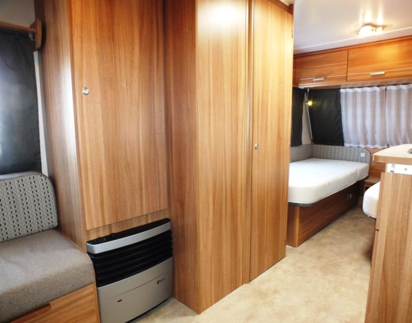 CARAVELAIR Antares 450 bj.2014 MOVER VOORTENT 2 APARTE BEDDEN - Afbeelding 17