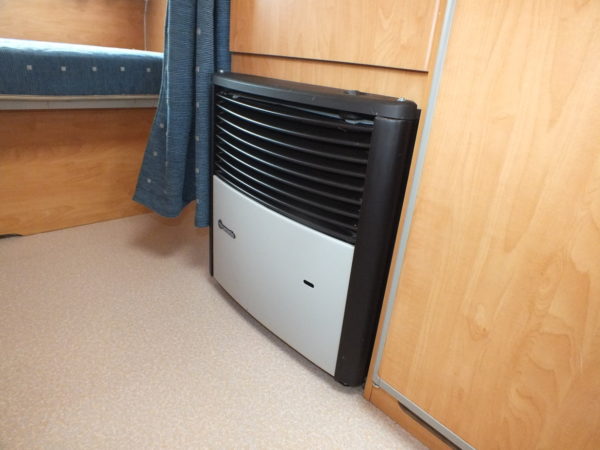 CARAVELAIR Antares 426 bj2007, 6 slaapplaatsen, LICHTGEWICHT - Afbeelding 18