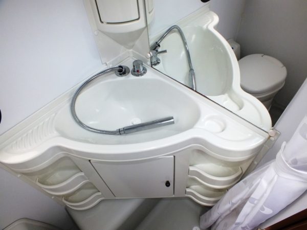 Adria Altea 472LU, bj.2012, 4 persoons met mover - Afbeelding 13