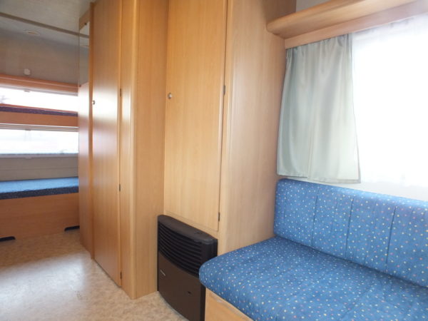 ADRIA Unica 430 DK bj.2003, LICHTGEWICHT, met STAPELBED, VOORTENT en LUIFEL - Afbeelding 16