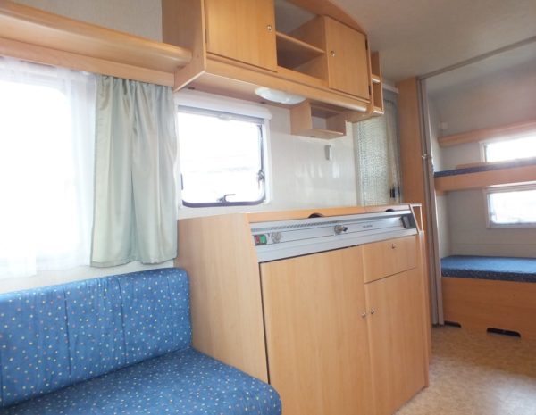 ADRIA Unica 430 DK bj.2003, LICHTGEWICHT, met STAPELBED, VOORTENT en LUIFEL - Afbeelding 11