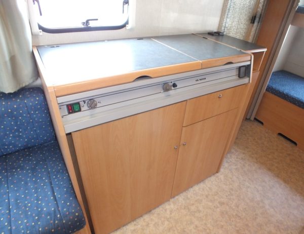 ADRIA Unica 430 DK bj.2003, LICHTGEWICHT, met STAPELBED, VOORTENT en LUIFEL - Afbeelding 12