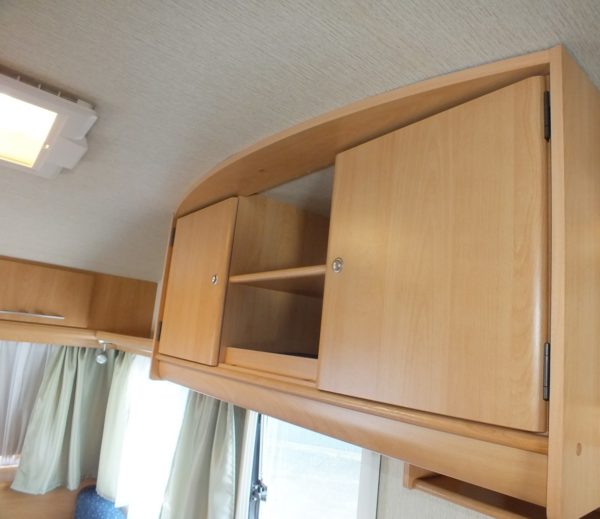 ADRIA Unica 430 DK bj.2003, LICHTGEWICHT, met STAPELBED, VOORTENT en LUIFEL - Afbeelding 15
