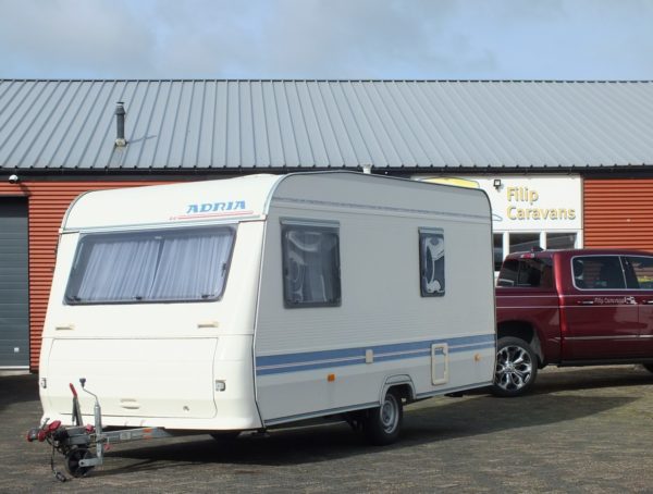 ADRIA Unica 430 DK bj.2003, LICHTGEWICHT, met STAPELBED, VOORTENT en LUIFEL - Afbeelding 2