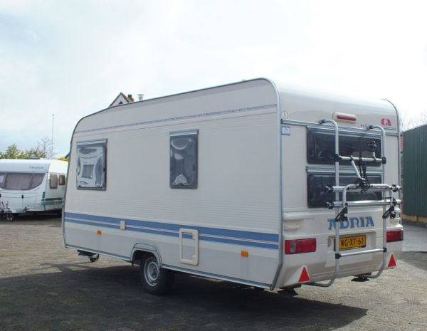 ADRIA Unica 430 DK bj.2003, LICHTGEWICHT, met STAPELBED, VOORTENT en LUIFEL - Afbeelding 3