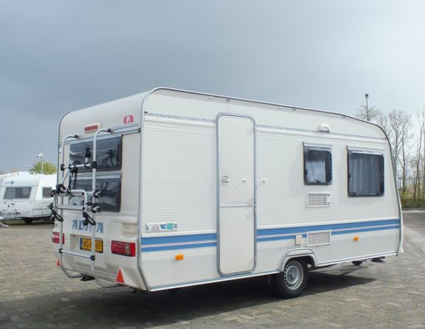 ADRIA Unica 430 DK bj.2003, LICHTGEWICHT, met STAPELBED, VOORTENT en LUIFEL - Afbeelding 4