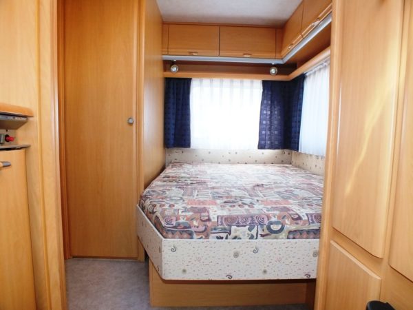 WILK Stern 440 bj.2000, frans bed, douche, voortent, luifel - Afbeelding 9