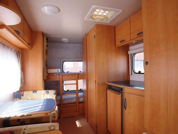 CARAVELAIR ANTARES 496 bj.2002   5 SLAAPPLAATSEN , Obelink voortent - Afbeelding 8