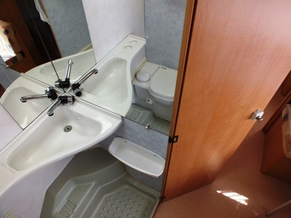 CARAVELAIR ANTARES 496 bj.2002   5 SLAAPPLAATSEN , Obelink voortent - Afbeelding 16