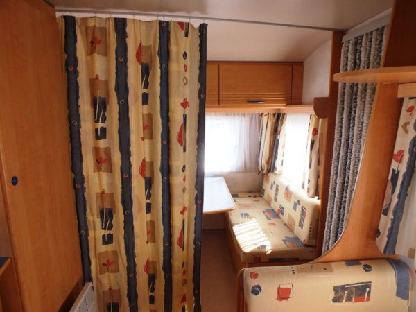 CARAVELAIR ANTARES 496 bj.2002   5 SLAAPPLAATSEN , Obelink voortent - Afbeelding 17