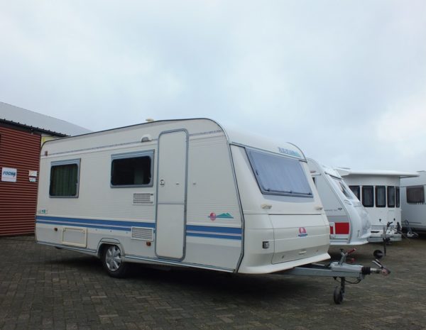 ADRIA Unica B 462 DP bj.2001, met VOORTENT, UITBOUW, DOUCHE