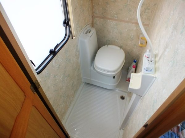 ELDDIS Tornado GTX bj.2001, FRANS BED, MOVER, DOUCHE - Afbeelding 21